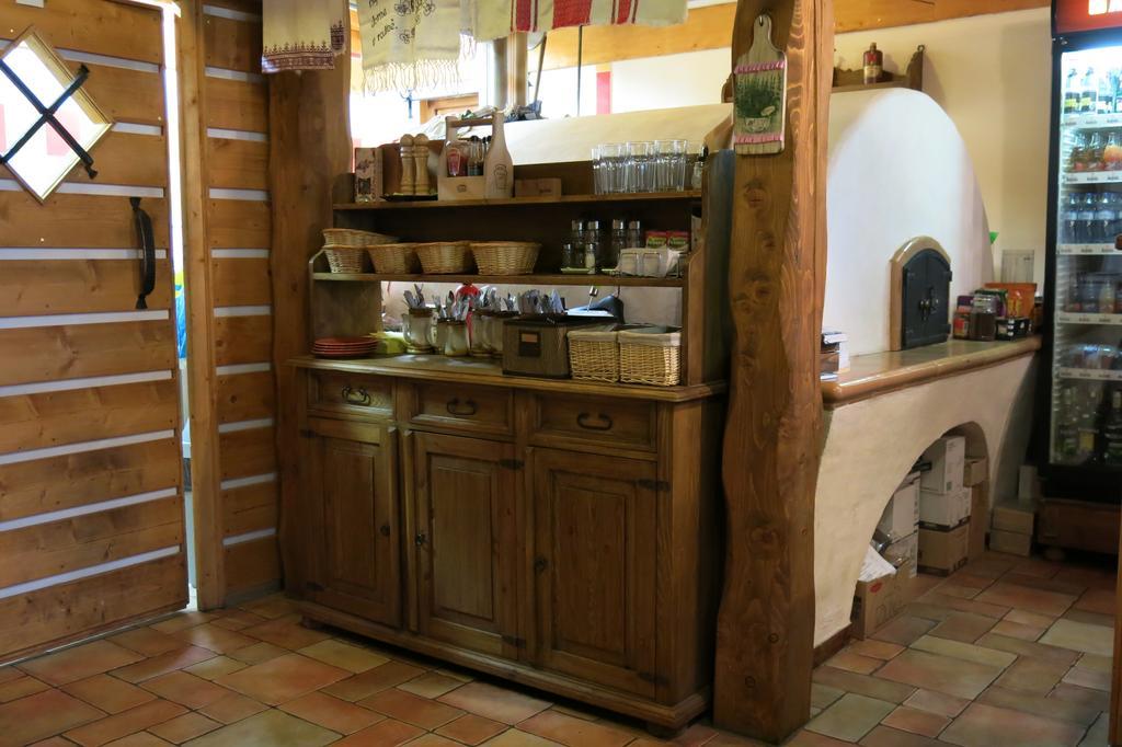 Roubenka U Mlyna Guest House Dasice מראה חיצוני תמונה