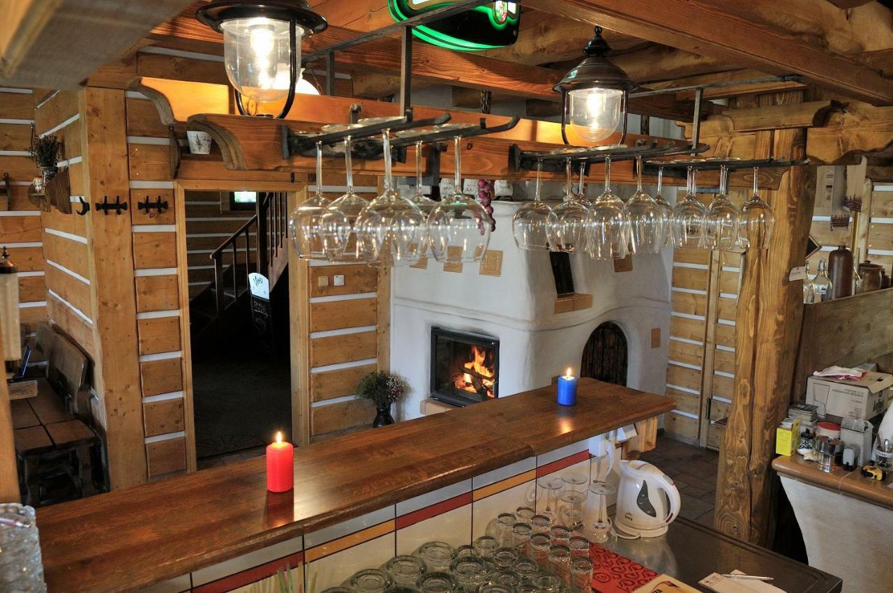 Roubenka U Mlyna Guest House Dasice מראה חיצוני תמונה